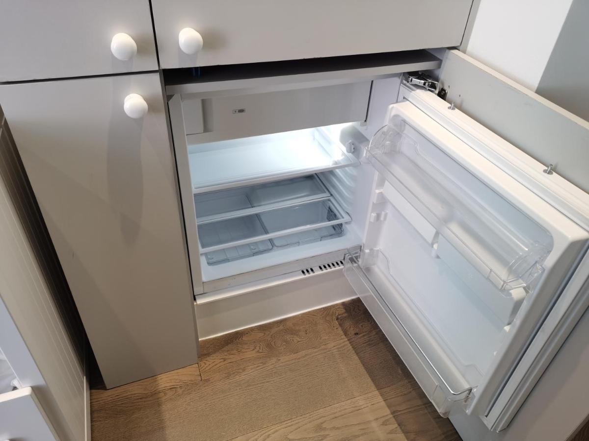 City Prime Apartments Лондон Экстерьер фото A built-in freezer