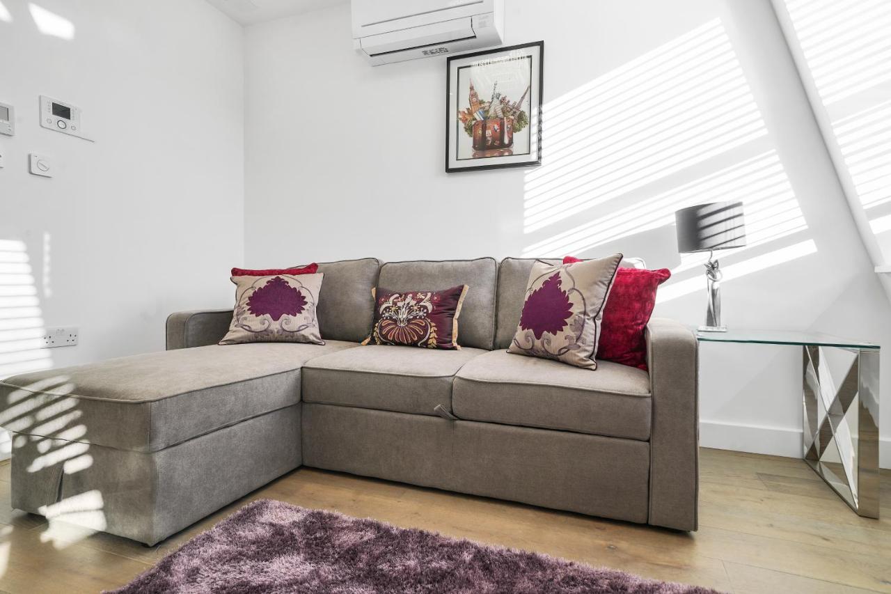City Prime Apartments Лондон Экстерьер фото A sofa bed